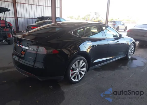 2015 Tesla Model S 70D/85D/P85D z USA, uszkodzony, nr VIN 5YJSA1H27FFP69400